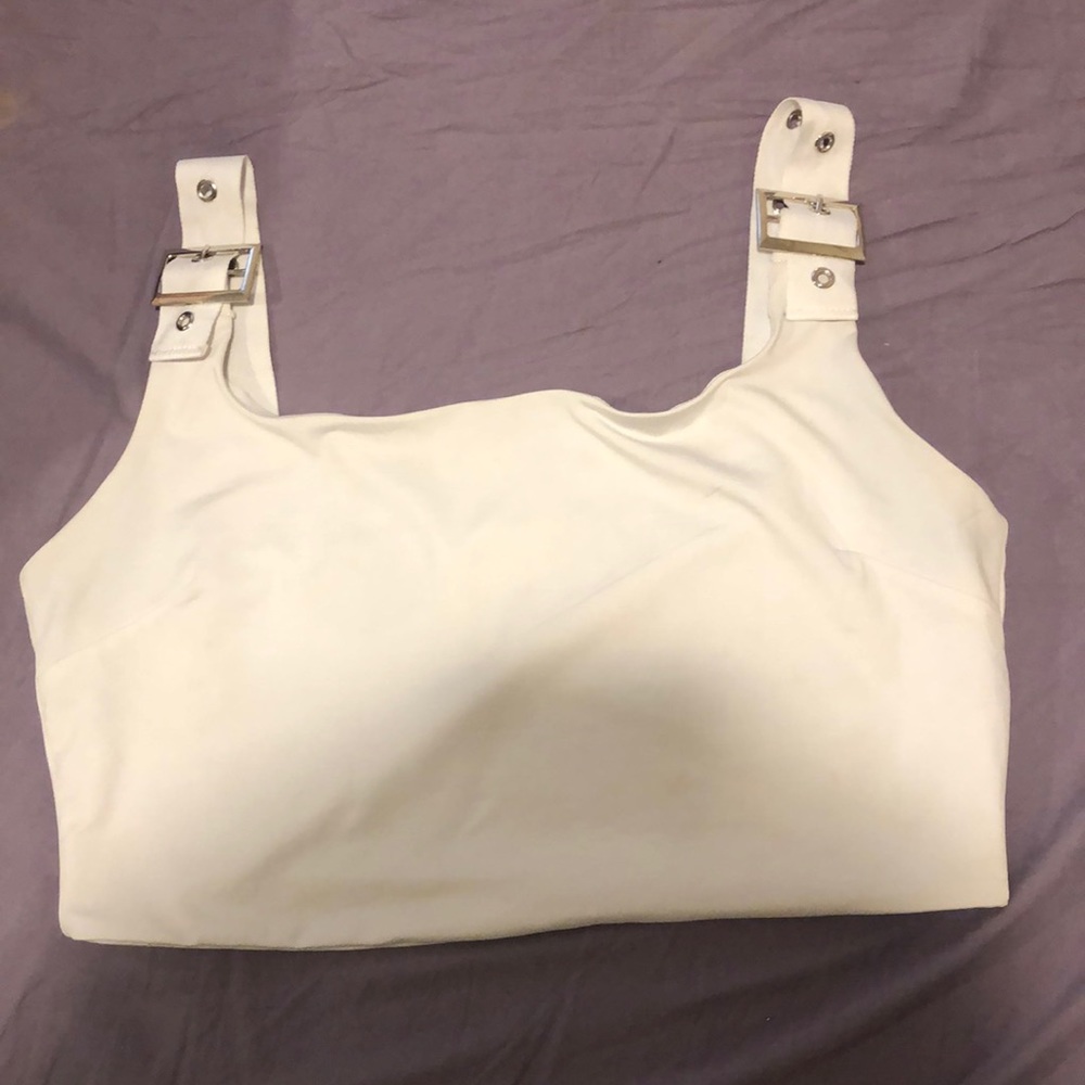 White shein modern chic crop top - Picture 1 of 2